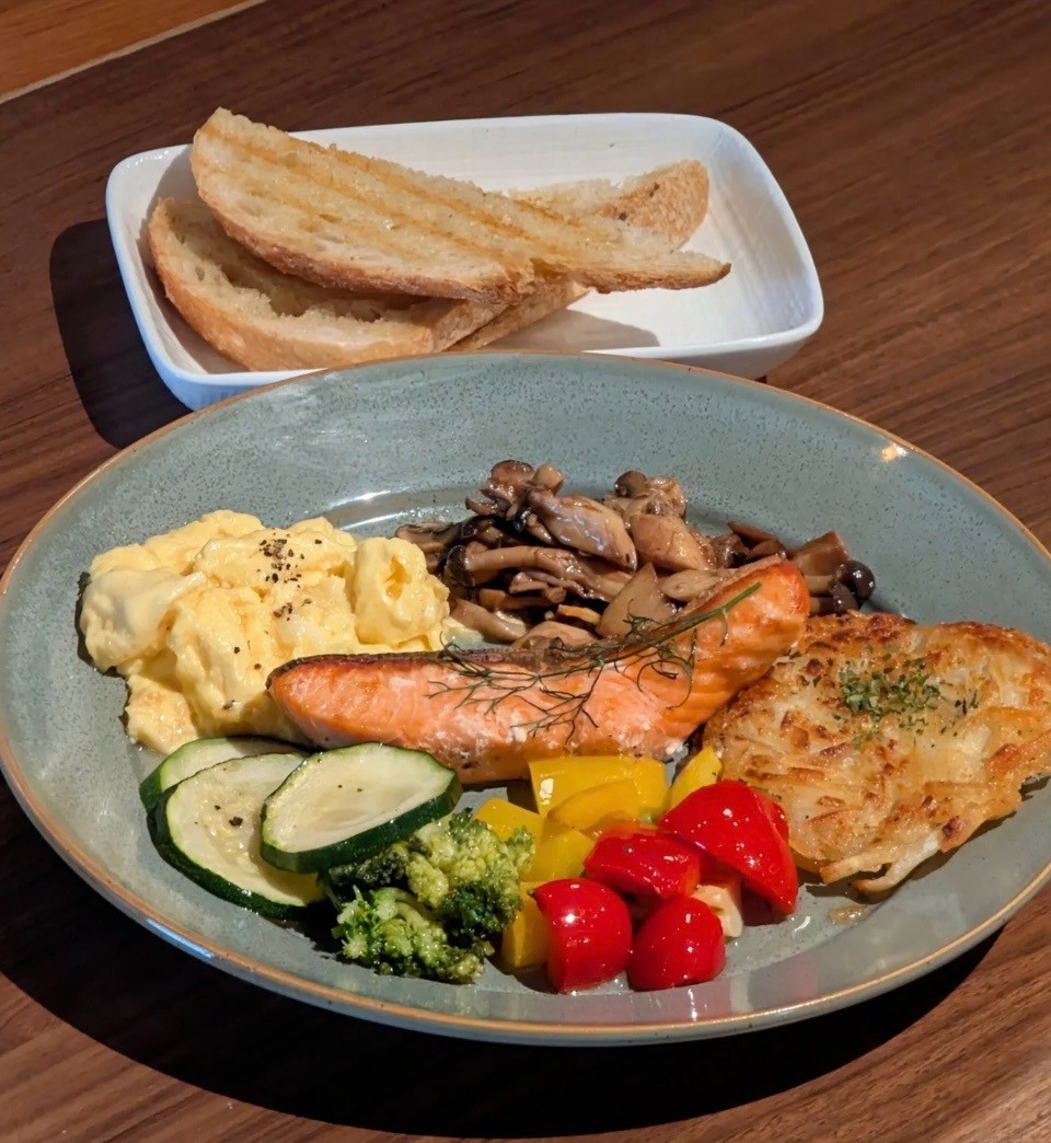 綻食 爐烤鮭魚餐盤